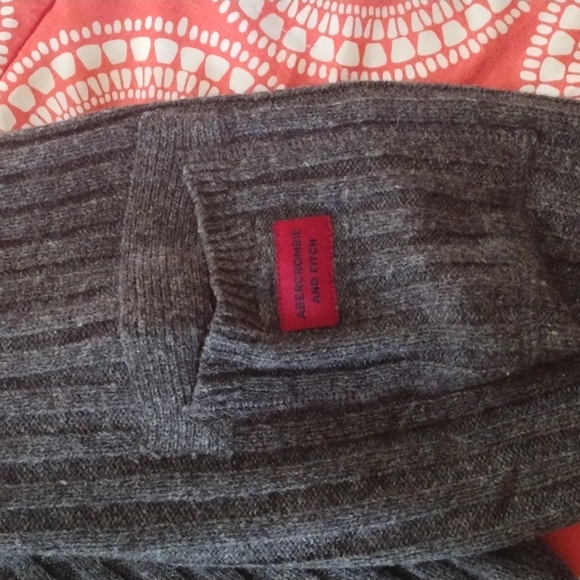 Good condition Abercrombie & Fitch mostly wool sweater - Picture 4 of 4